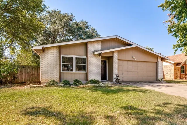 $1,895 | 612 McKown Drive, Mansfield, TX 76063