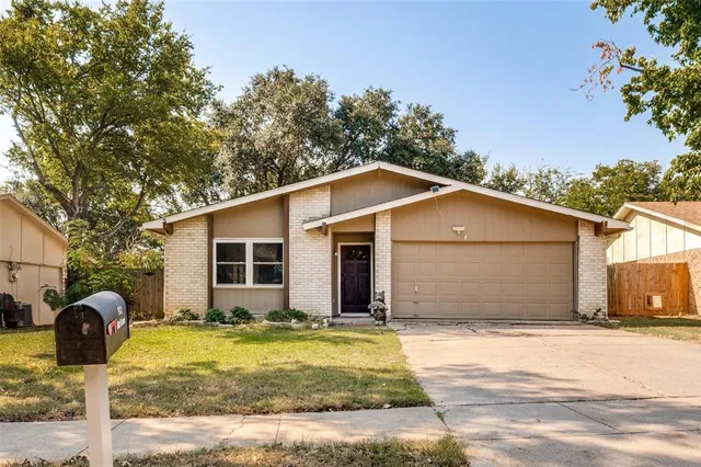 $1,895 | 612 McKown Drive, Mansfield, TX 76063