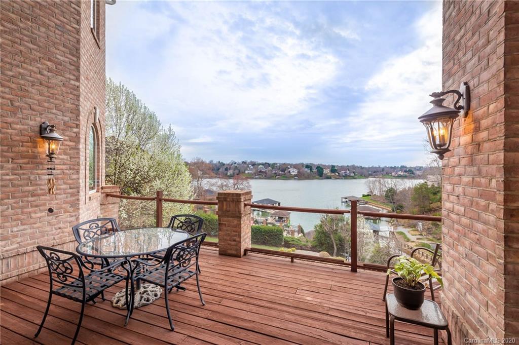 348 Players Ridge Road Hickory, NC 28601 - Photo 2 of 41 Gallery Image 2