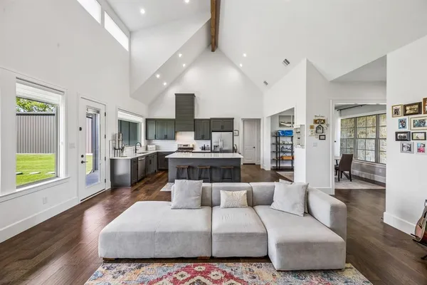 $879,900 | 366 Private Road 7005, Edgewood, TX 75117