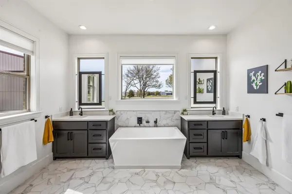 $879,900 | 366 Private Road 7005, Edgewood, TX 75117