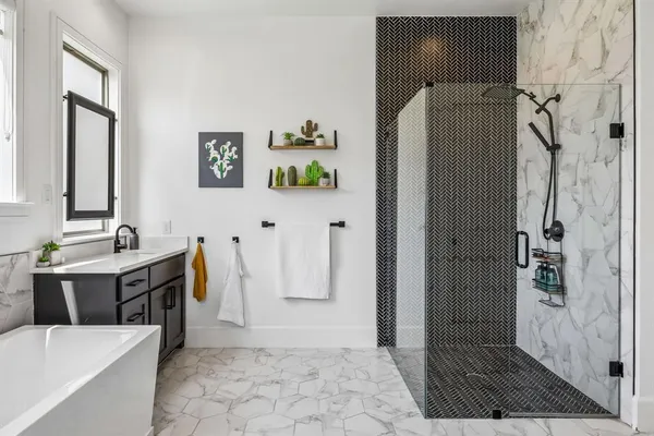 $879,900 | 366 Private Road 7005, Edgewood, TX 75117