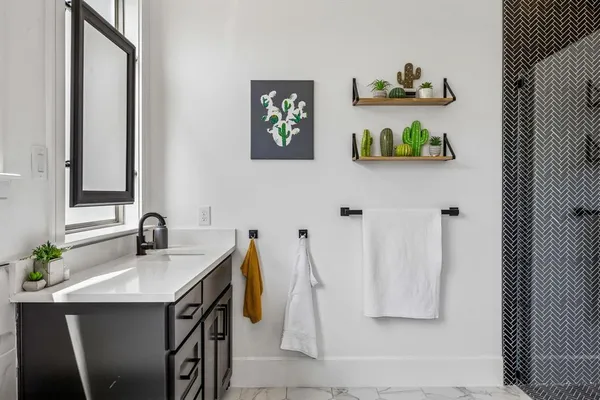 $879,900 | 366 Private Road 7005, Edgewood, TX 75117