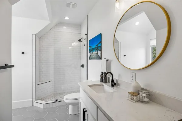 $879,900 | 366 Private Road 7005, Edgewood, TX 75117