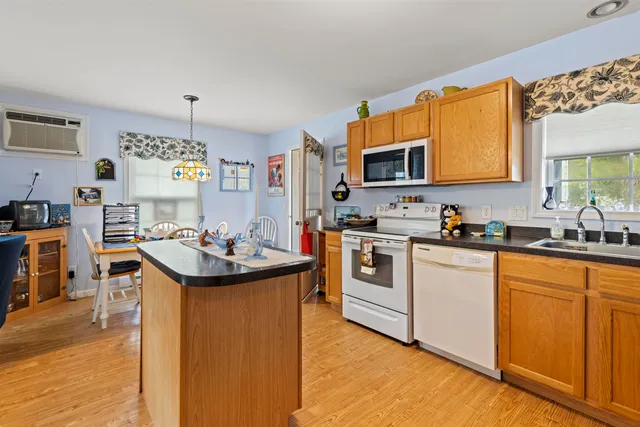 $425,000 | 10 Cedarwood Road, Villas, NJ 08251