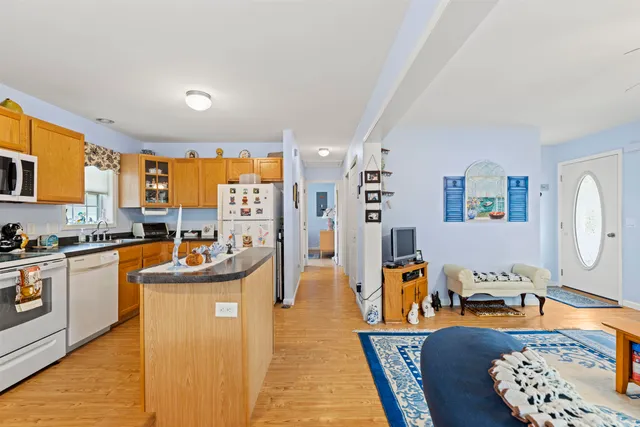 $425,000 | 10 Cedarwood Road, Villas, NJ 08251