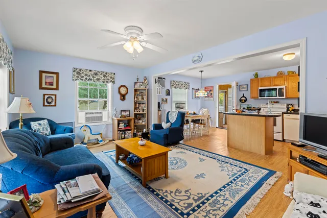 $425,000 | 10 Cedarwood Road, Villas, NJ 08251