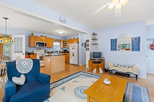 $425,000 | 10 Cedarwood Road, Villas, NJ 08251