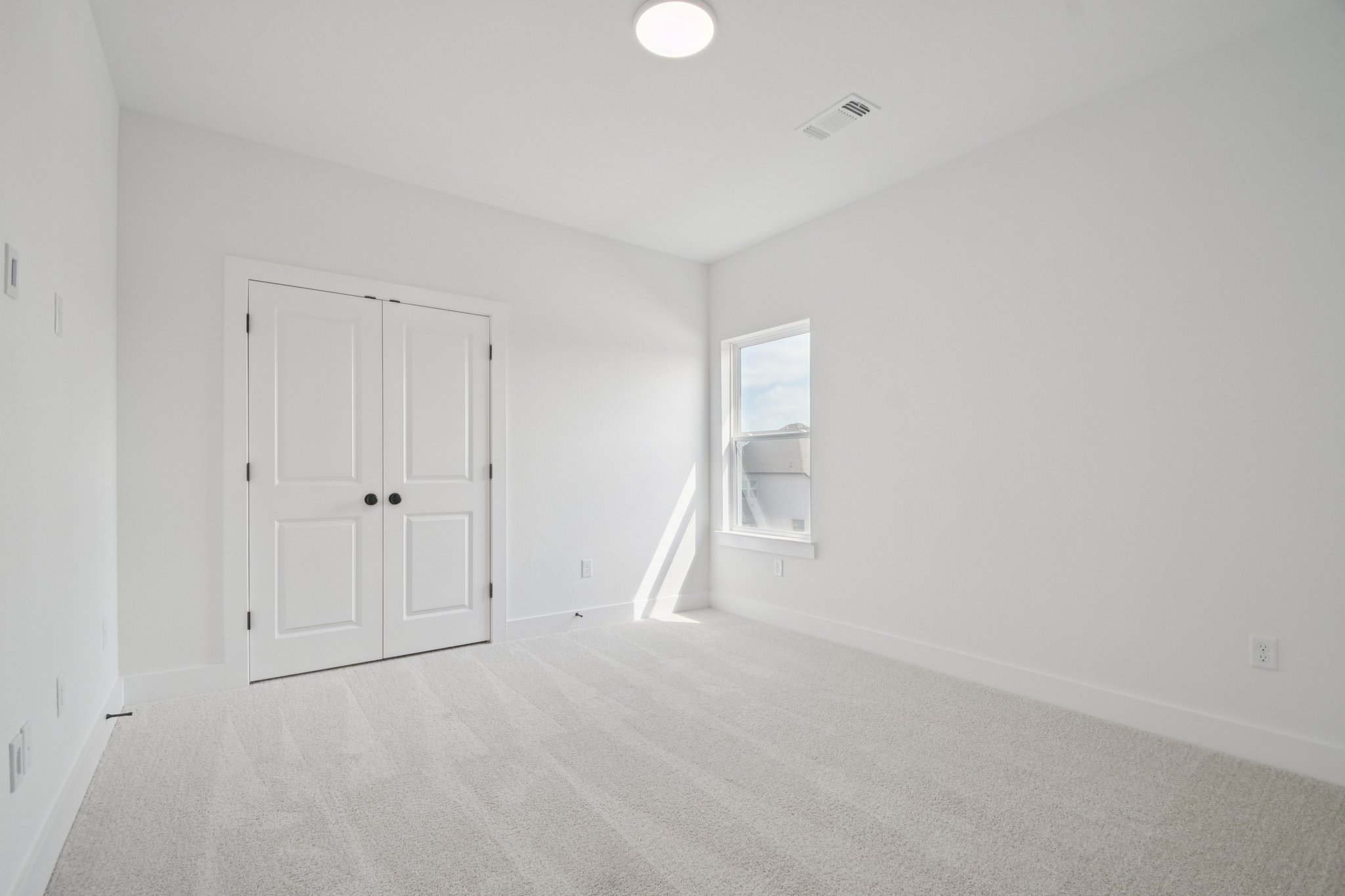 1660 Cardinal Lane Round Rock, TX 78681 - Photo 28 of 35 a view of an empty room with a window