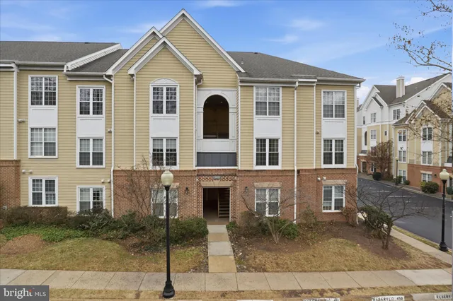 $2,350 | 12905 Alton Square, Unit 302, Herndon, VA 20170