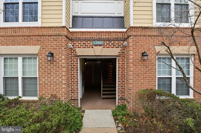 $2,350 | 12905 Alton Square, Unit 302, Herndon, VA 20170