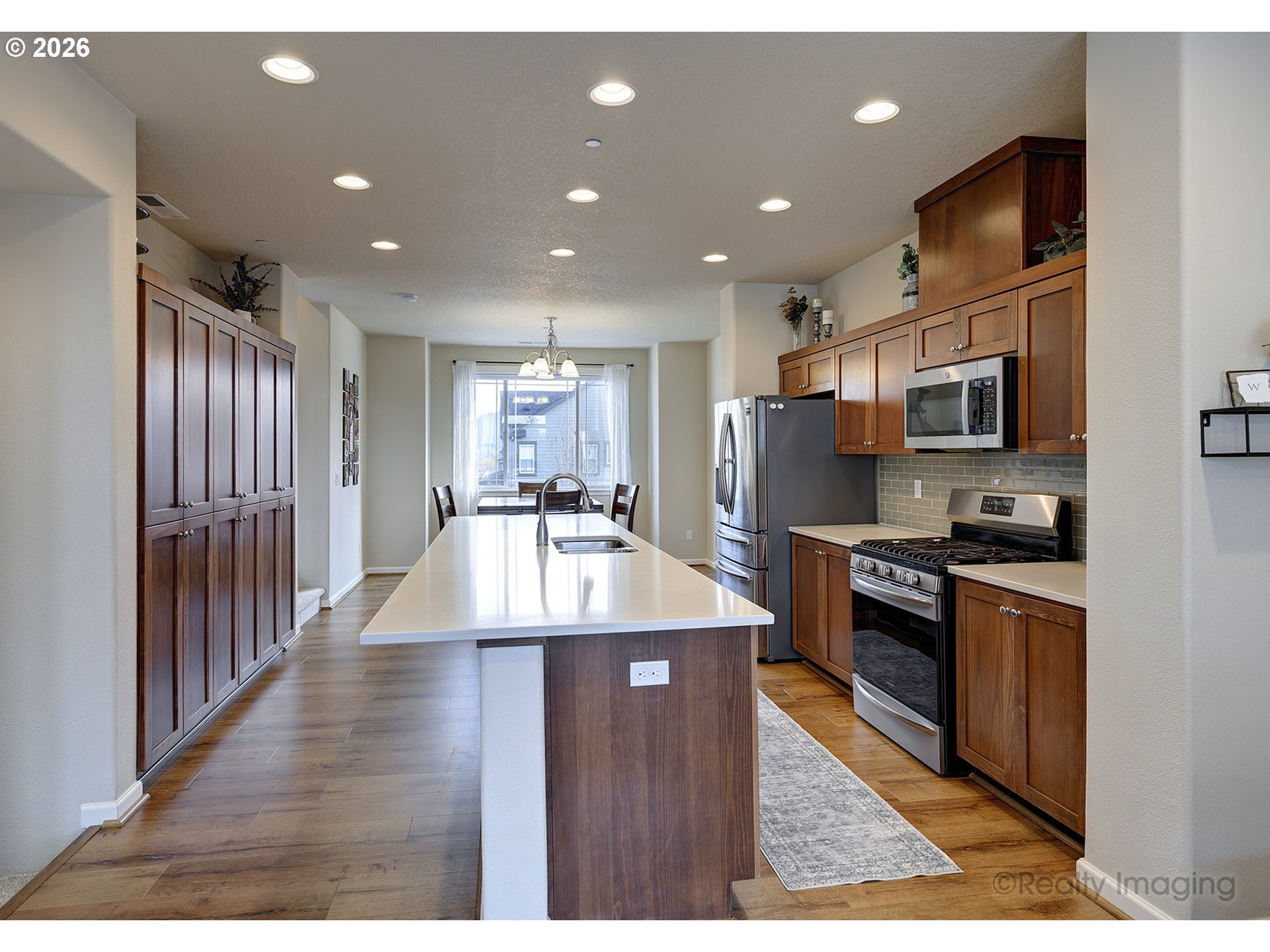 13341 Southwest 169th Avenue Beaverton, OR 97007 - Photo 6 of 28 Kitchen