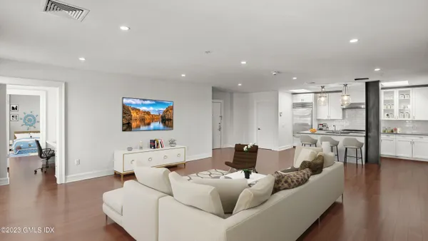 $11,000 | 409 Greenwich Avenue, Unit A, Greenwich, CT 06830