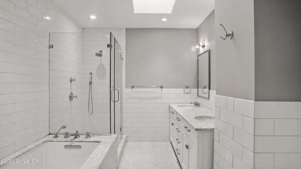 $11,000 | 409 Greenwich Avenue, Unit A, Greenwich, CT 06830