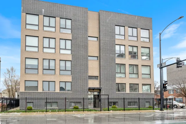 $550,000 | 2304 West Jackson Boulevard, Unit 1E, Chicago, IL 60612