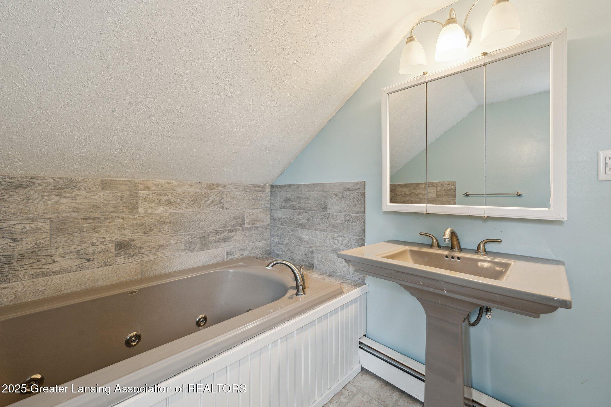 4196 West Wilson Road Perrinton, MI 48871 - Photo 23 of 44 4196-W-Wilson-Rd-Perrinton-MI-48871-Wind