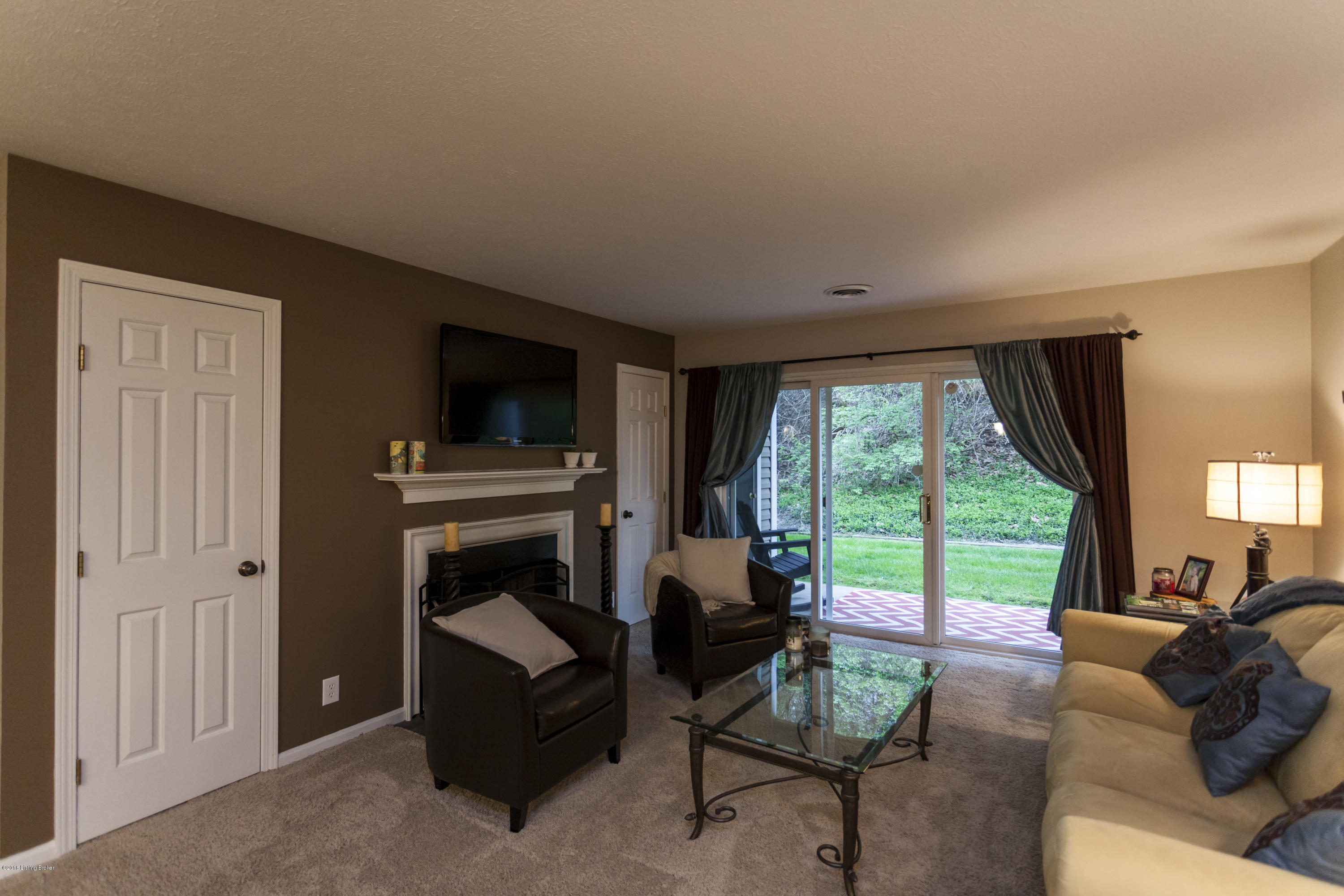 410 Mockingbird Valley Road, Unit 52 Louisville, KY 40207 - Photo 2 of 27 Living Room (1)