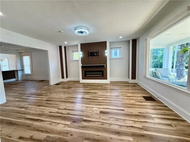 $279,900 | 18 Main Street, Phelps, NY 14532