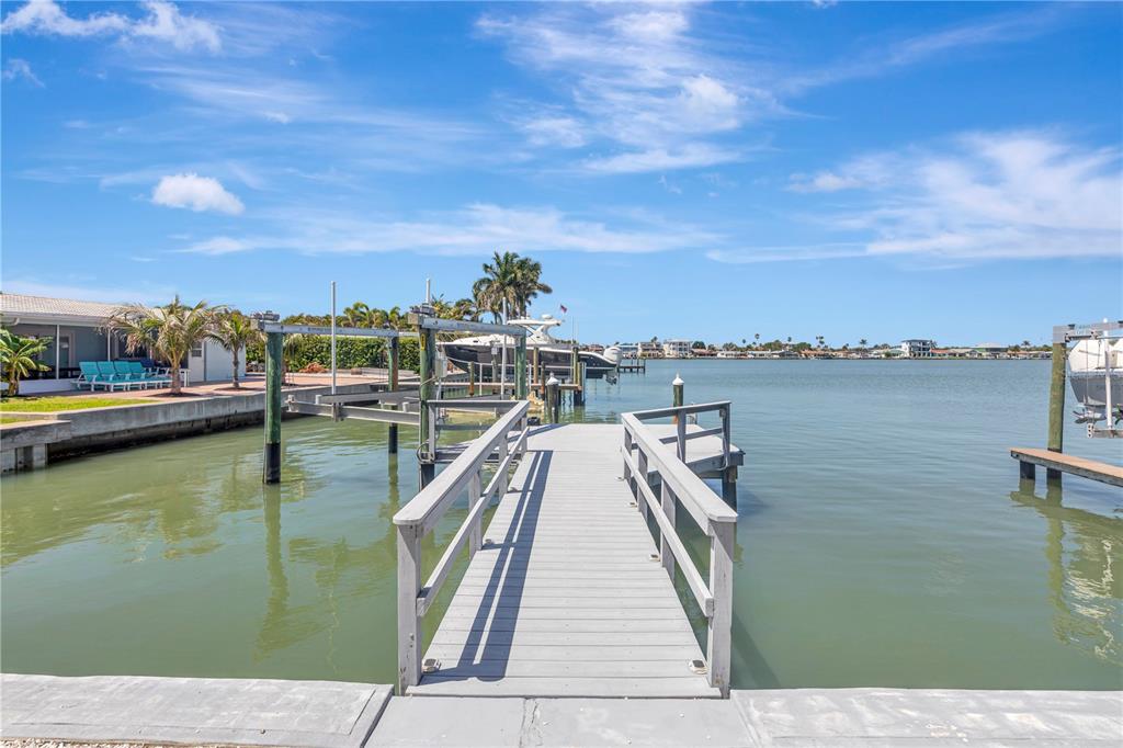 308 173rd Avenue North Redington Beach, FL 33708 - Photo 37 of 46