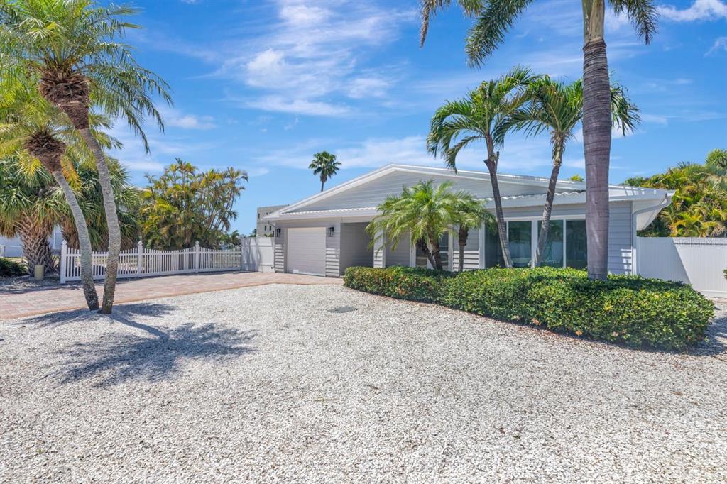 308 173rd Avenue North Redington Beach, FL 33708 - Photo 5 of 46