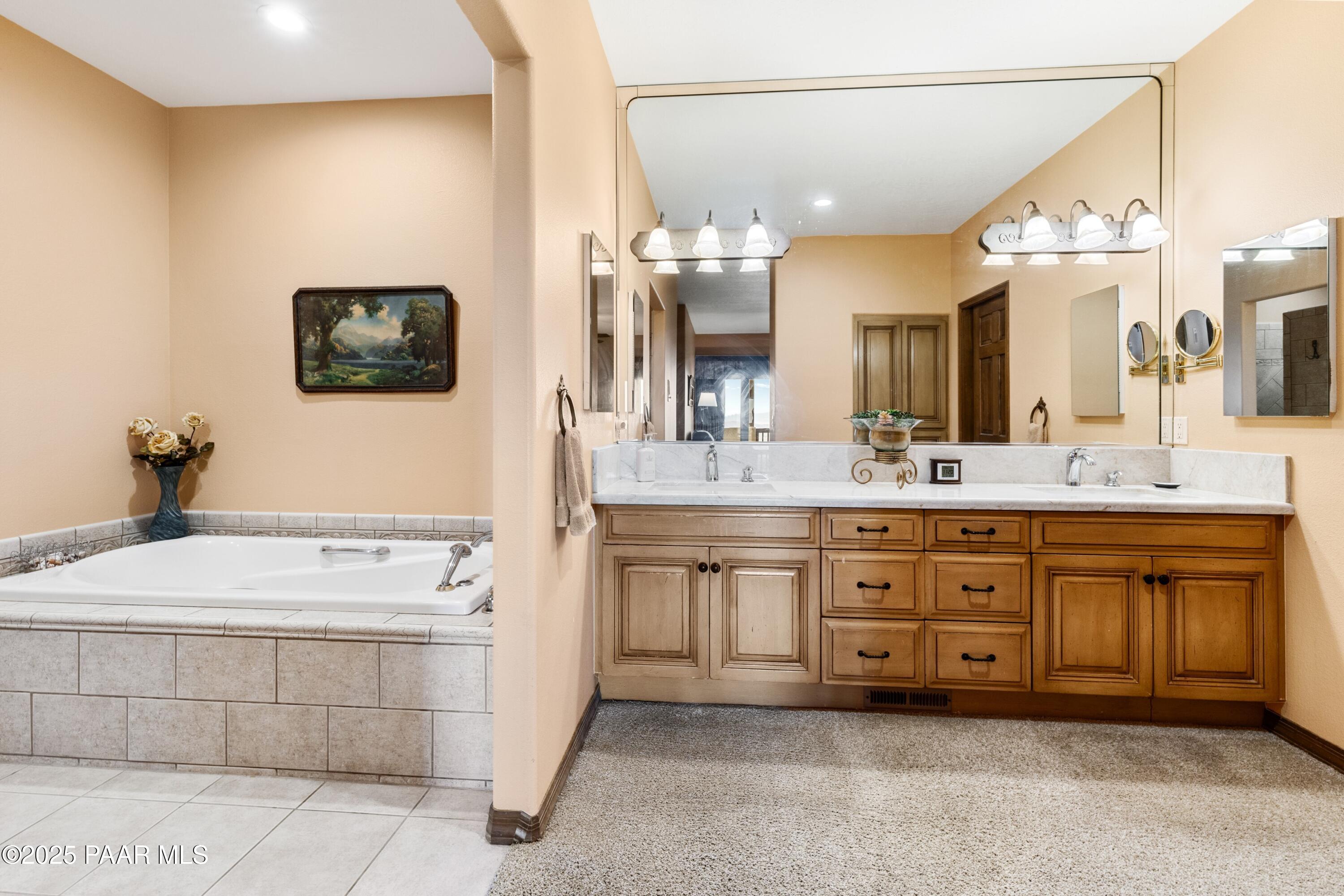 1515 North Happy Valley Road, Unit 3&4 Prescott, AZ 86305 - Photo 40 of 88 Primary Suite Bathroom