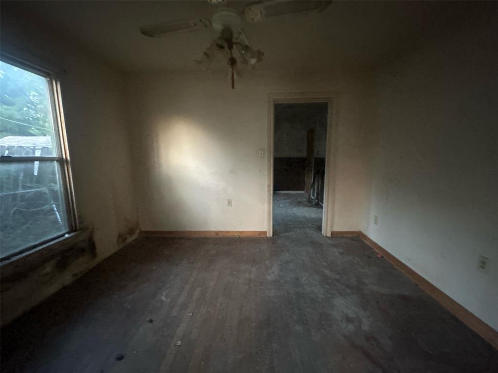 3317 North 23rd Street Waco, TX 76708 - Photo 21 of 22 an empty room with windows