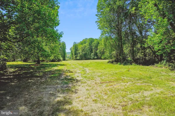 $1,150,000 | 19900 New Hampshire Avenue, Brinklow, MD 20862