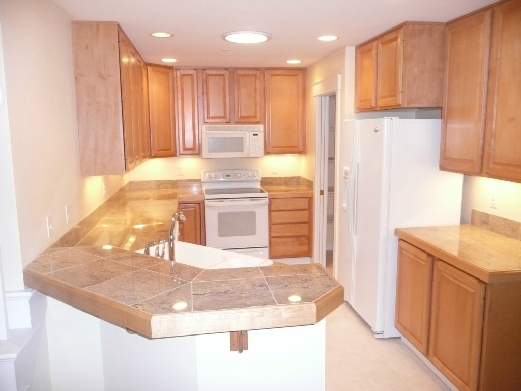 91 East Soderberg Road, Unit C9 Allyn, WA 98524 - Photo 3 of 7