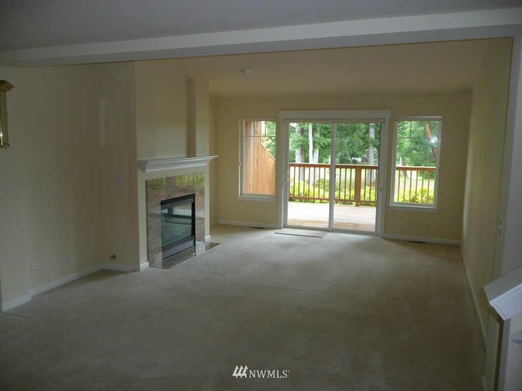 91 East Soderberg Road, Unit C9 Allyn, WA 98524 - Photo 4 of 7