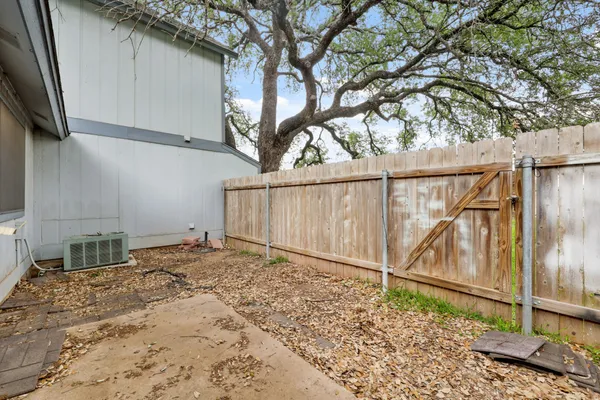 $1,550 | 1411 Gracy Farms Lane, Unit 73, Austin, TX 78758