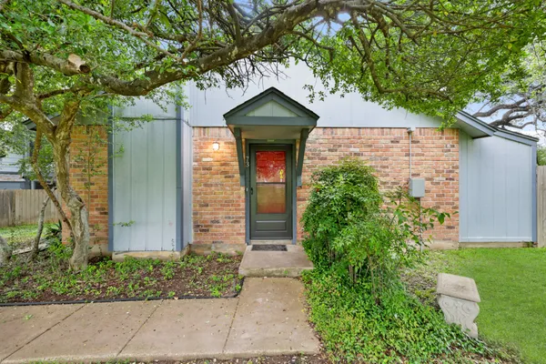$1,550 | 1411 Gracy Farms Lane, Unit 73, Austin, TX 78758