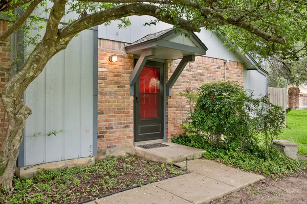 $1,550 | 1411 Gracy Farms Lane, Unit 73, Austin, TX 78758
