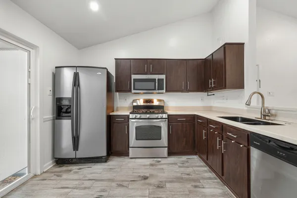 $1,550 | 1411 Gracy Farms Lane, Unit 73, Austin, TX 78758