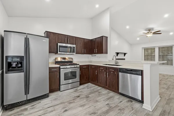 $1,550 | 1411 Gracy Farms Lane, Unit 73, Austin, TX 78758