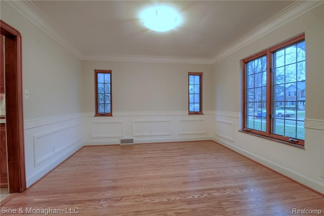 524 Barrington Road Grosse Pointe, MI 48230 - Photo 7 of 57 9-Dining Room.jpg