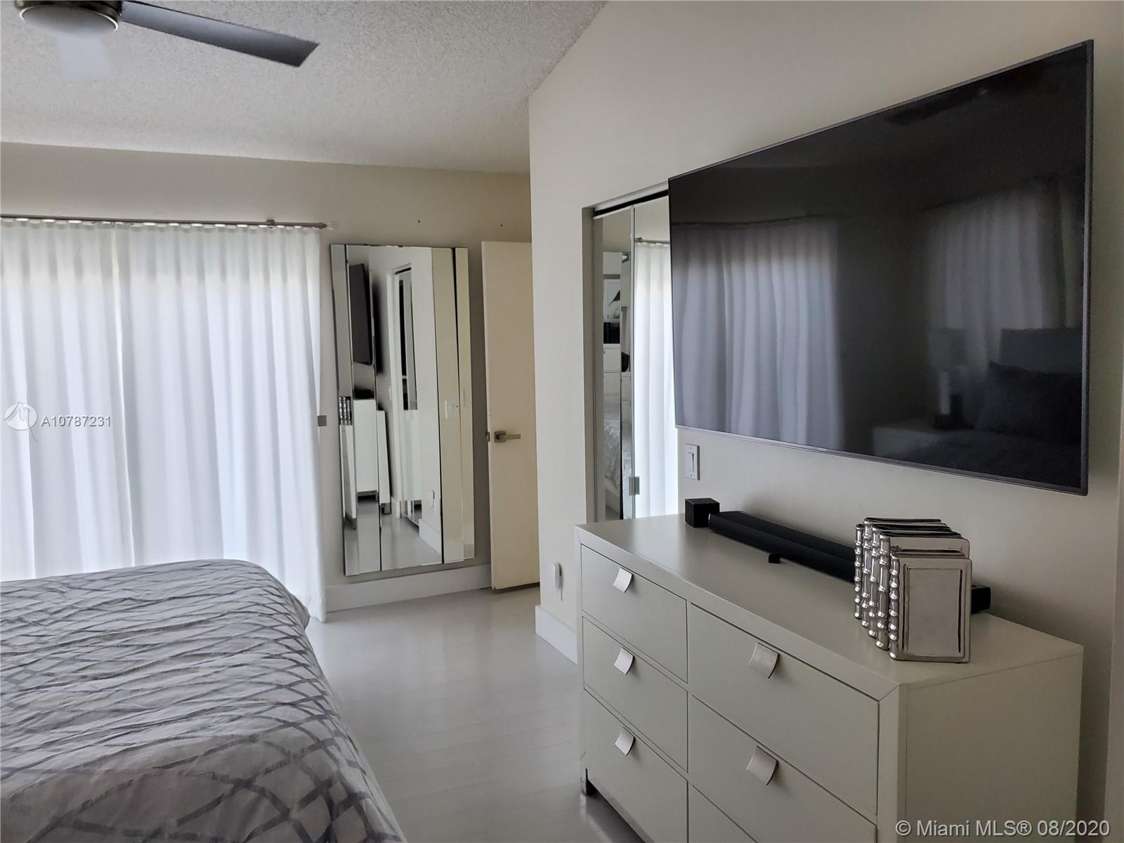 455 Talavera Road Weston, FL 33326 - Photo 11 of 19 Gallery Image 11
