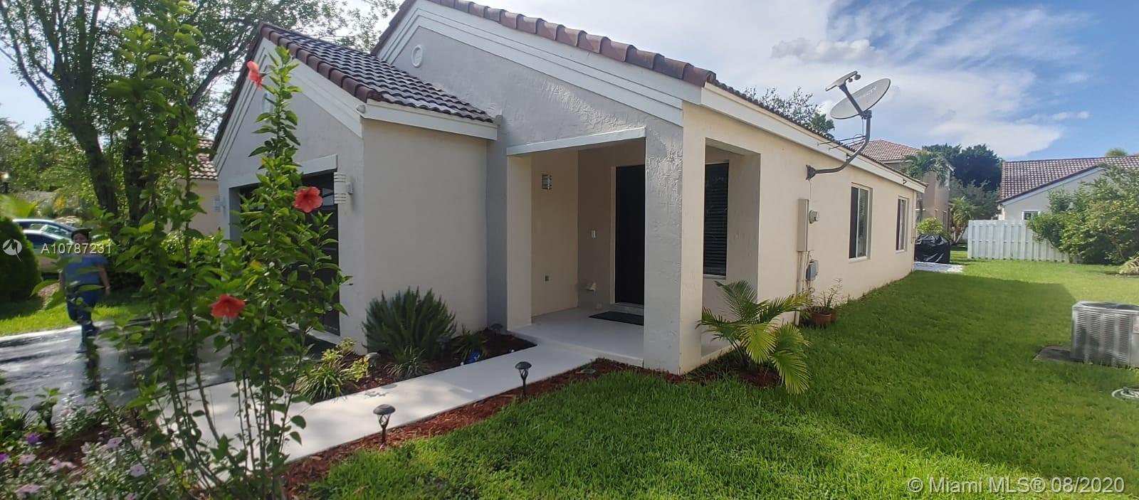 455 Talavera Road Weston, FL 33326 - Photo 4 of 19 Gallery Image 4