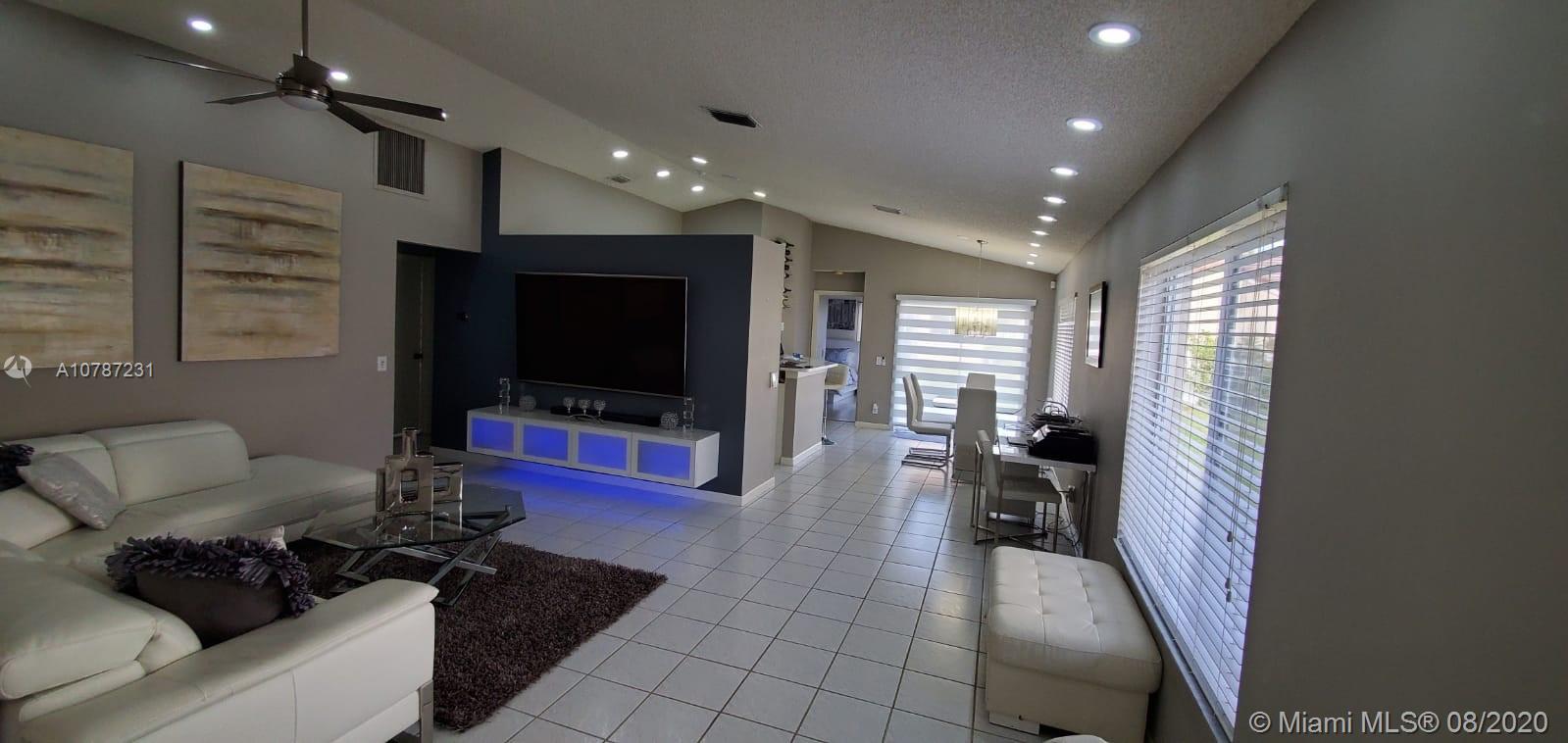 455 Talavera Road Weston, FL 33326 - Photo 5 of 19 Gallery Image 5