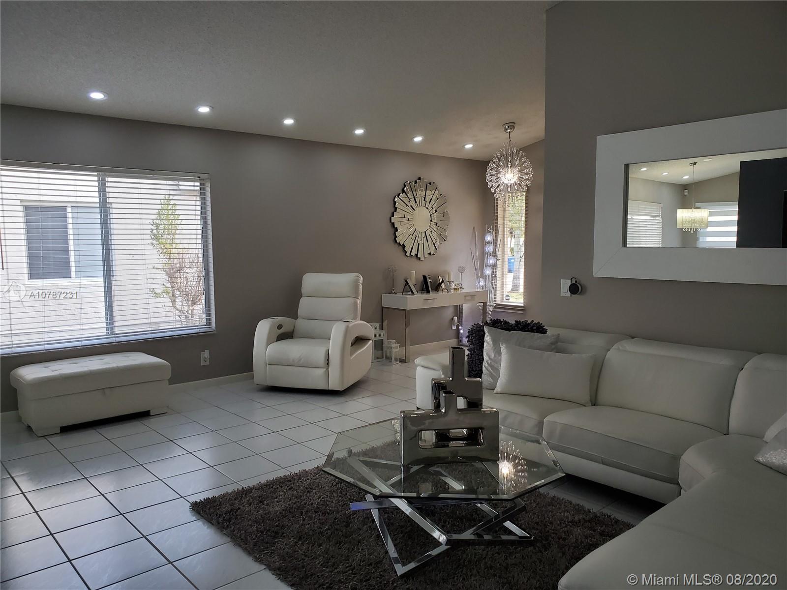 455 Talavera Road Weston, FL 33326 - Photo 8 of 19 Gallery Image 8