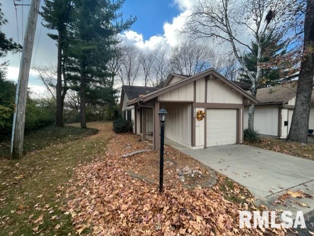 17 Oakbend Court Springfield, IL 62704 - Photo 1 of 8