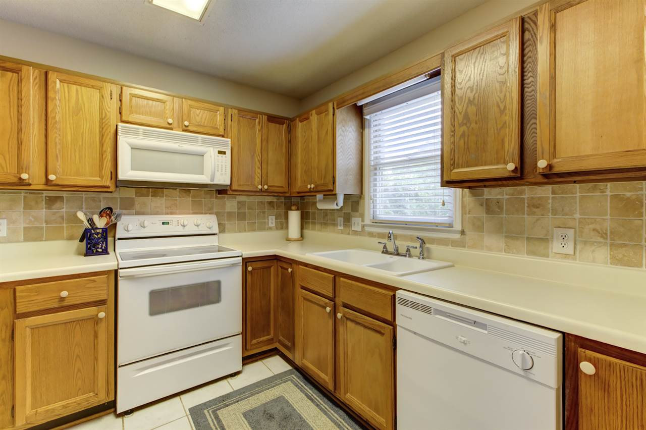 5620 Split Oak Way Raleigh, NC 27609 - Photo 3 of 24 Kitchen