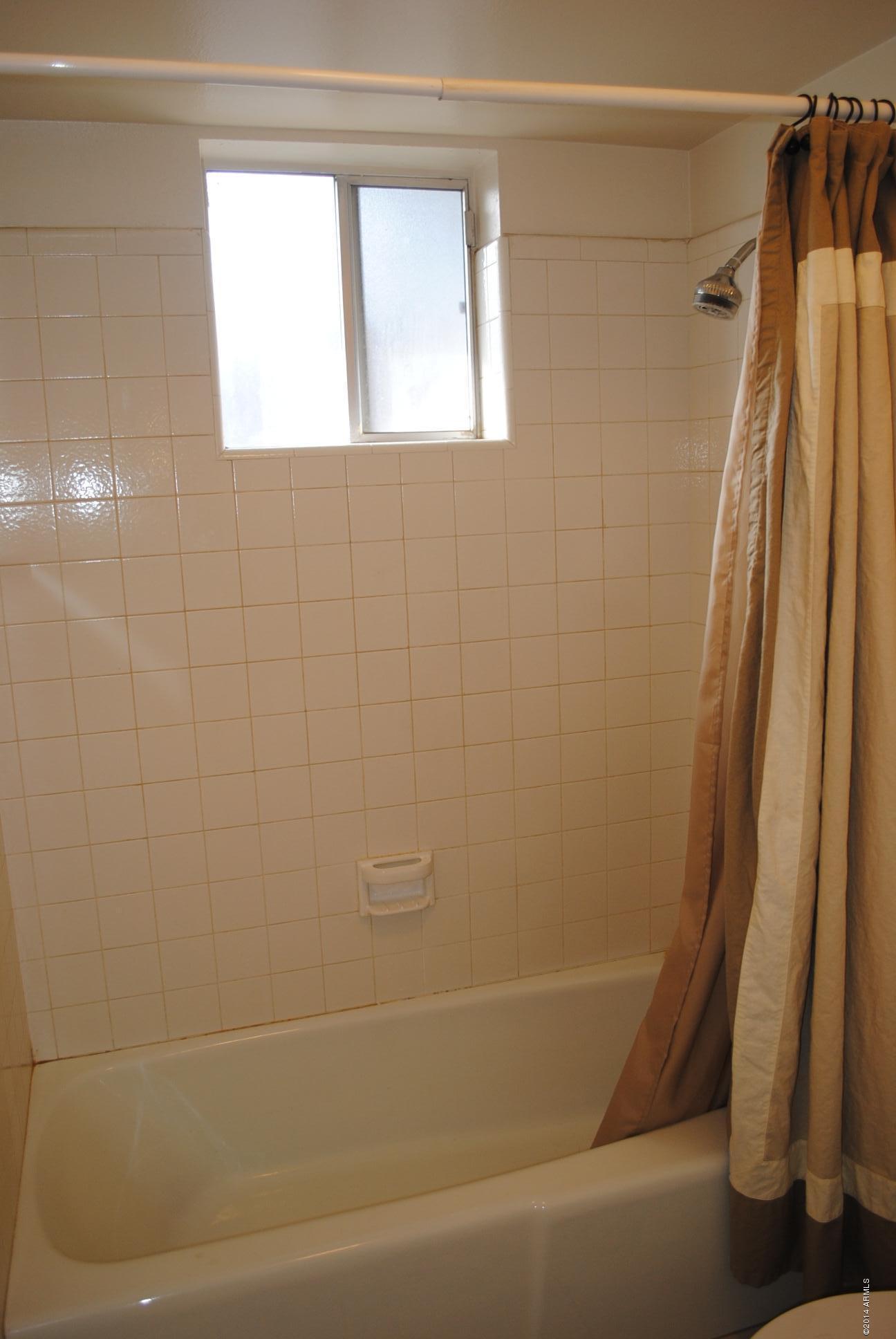 2923 East Cactus Road Phoenix, AZ 85032 - Photo 18 of 24 2nd Bathroom