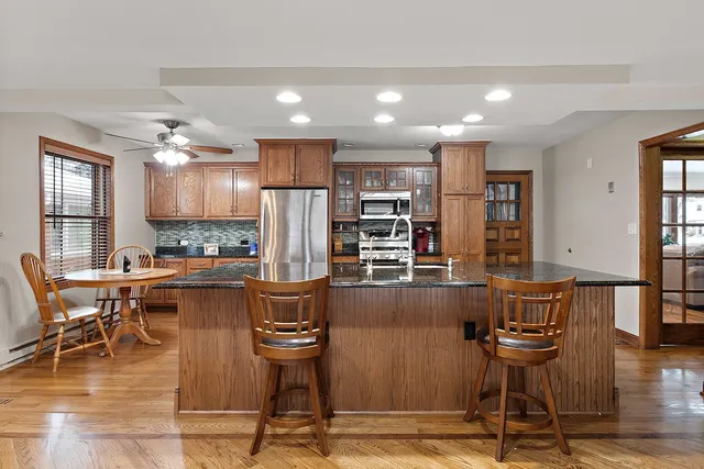 $519,900 | 320 Cornell Avenue, Des Plaines, IL 60016