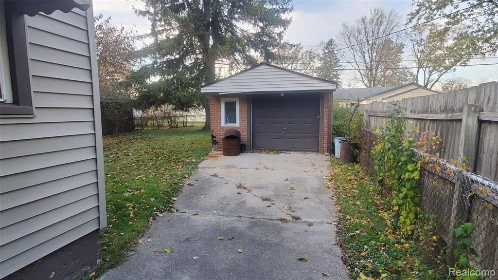 26930 Yale Street Inkster, MI 48141 - Photo 4 of 17