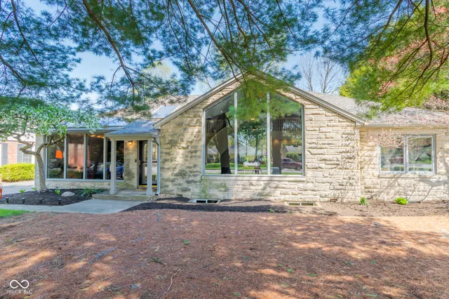 $450,000 | 60 Kessler Blvd E Drive, Indianapolis, IN 46220