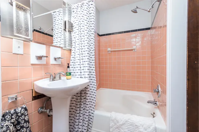 $450,000 | 60 Kessler Blvd E Drive, Indianapolis, IN 46220