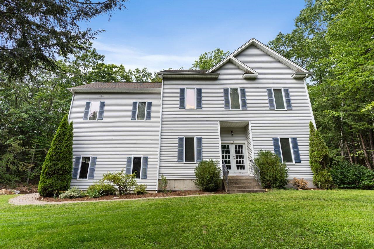 349 New Boston Road Bedford, NH 03110 - Photo 5 of 40