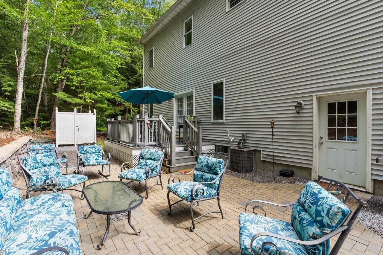 349 New Boston Road Bedford, NH 03110 - Photo 8 of 40