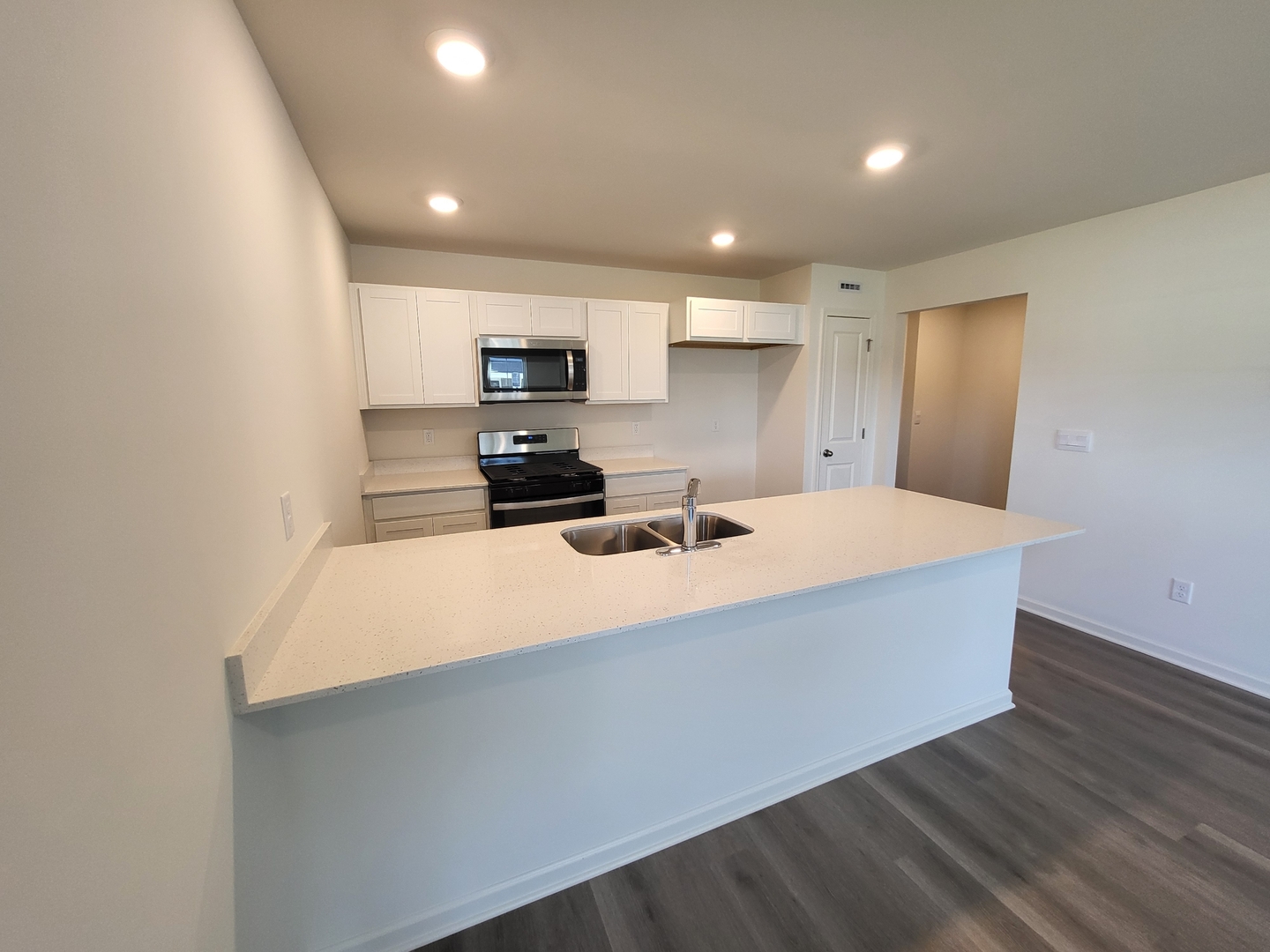 7051 Fair Oaks Road, Unit 31 Racine, WI 53403 - Photo 7 of 21 Gallery Image 7