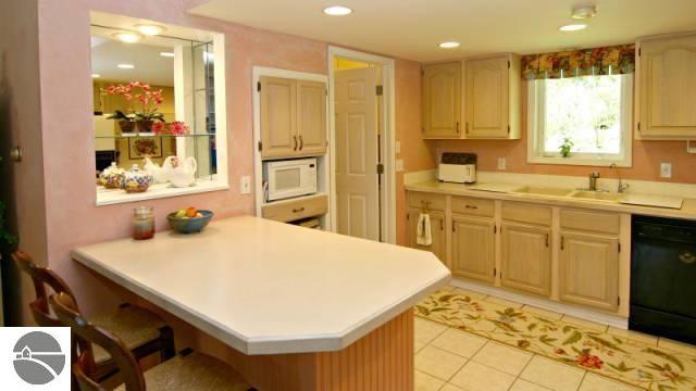14297 Bluff Road Traverse City, MI 49686 - Photo 12 of 23 1797820-11.JPG